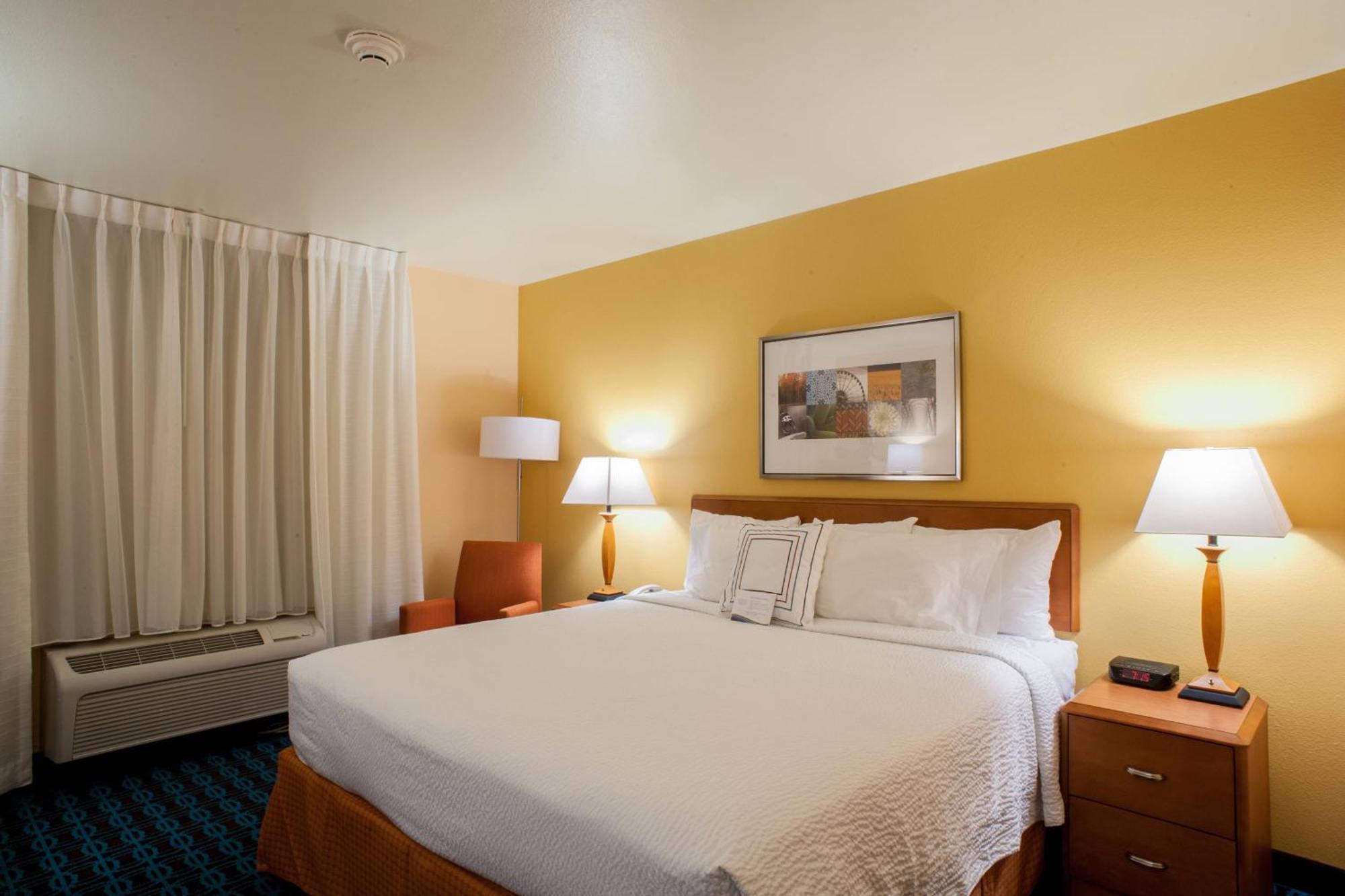 Fairfield Inn & Suites Кловис Экстерьер фото