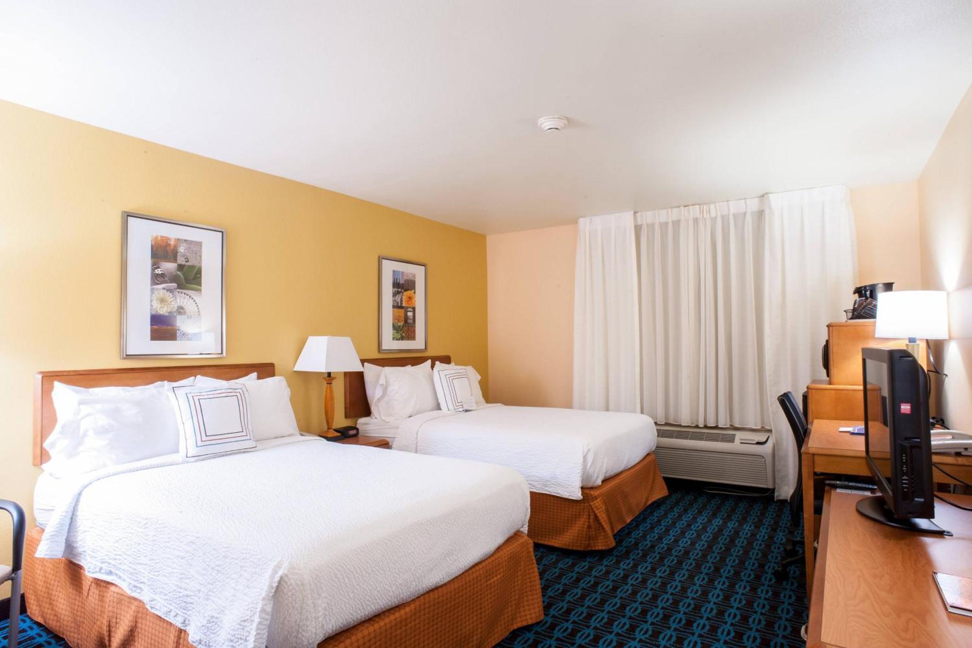 Fairfield Inn & Suites Кловис Экстерьер фото