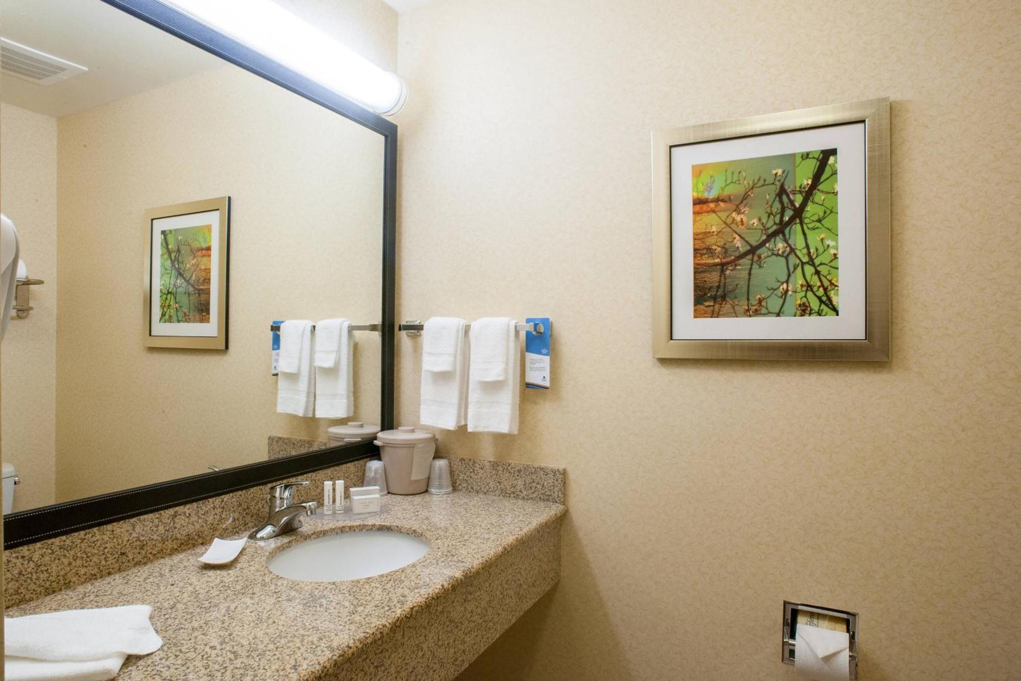 Fairfield Inn & Suites Кловис Экстерьер фото